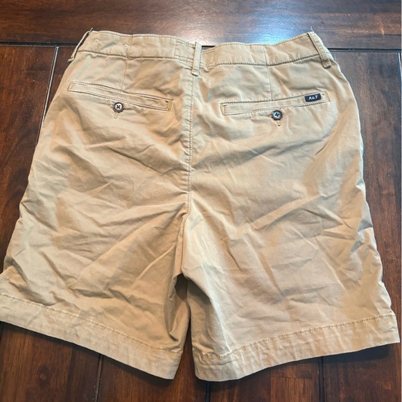 Abercrombie & Fitch Khaki Casual Shorts, size 26 - Picture 8 of 8